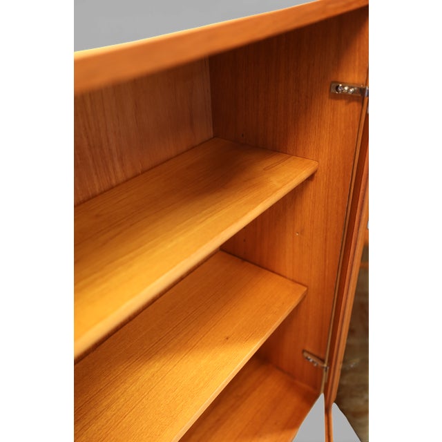 Dyrlund Vintage Danish Display Cabinet in Teak from Dyrlund, 1960s For Sale - Image 4 of 18