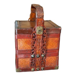 Late 19th Century Chinese Red Lacquered Two-Tier Woven Wedding Basket For Sale