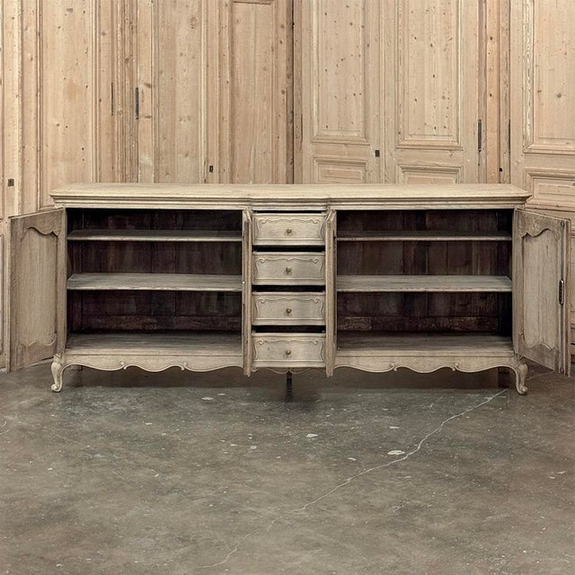 Grand Antique Country French Louis XV Buffet in Stripped Oak For Sale - Image 12 of 18