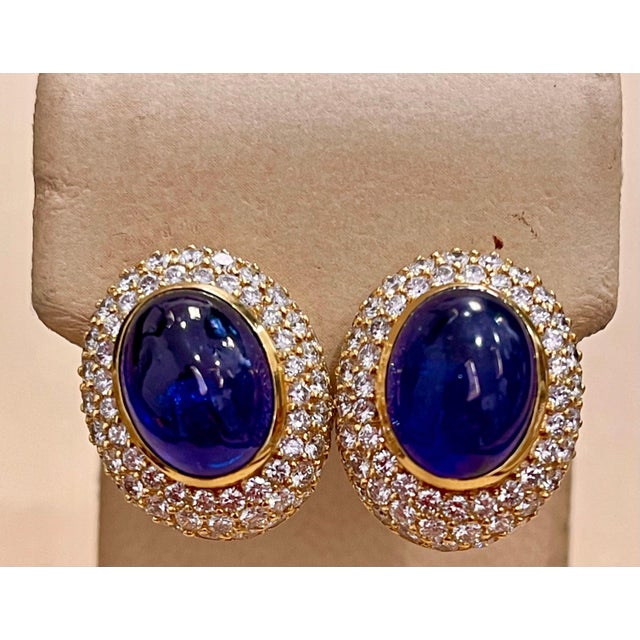 AGL Certified Natural Ceylon Sapphire Cabochon Stud / Clip Earring 18 Kt Gold For Sale - Image 13 of 18
