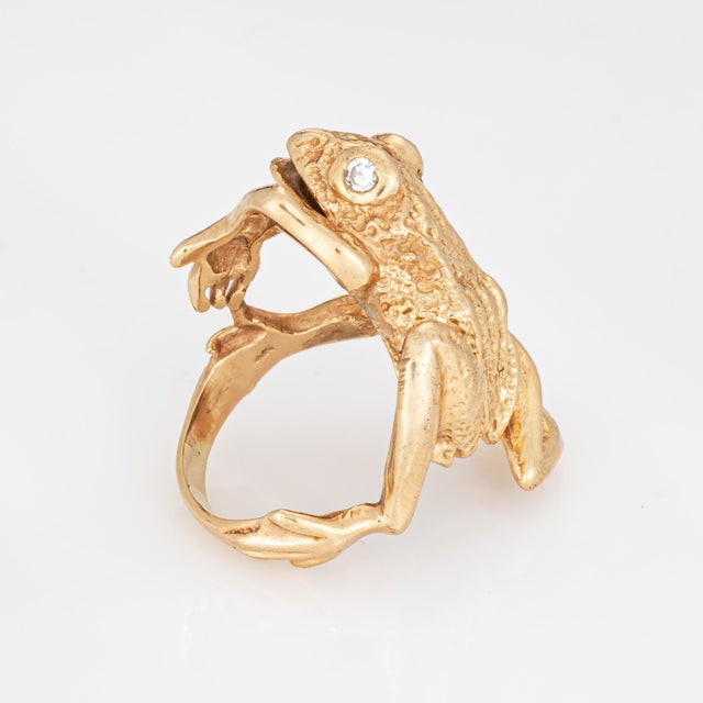 Modern 70s Vintage Frog Ring Heavy 14k Yellow Gold Diamond Eyes 8.5 Cocktail Jewelry For Sale - Image 3 of 7
