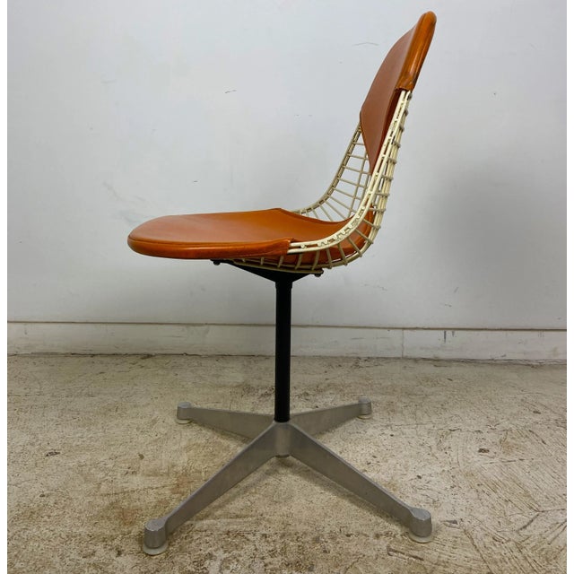 Mid-Century Modern Mid 20th Century Vintage Side Chair in the Style of Eames' 'Bikini', Orange Leather With 4 Prong Base For Sale - Image 3 of 10