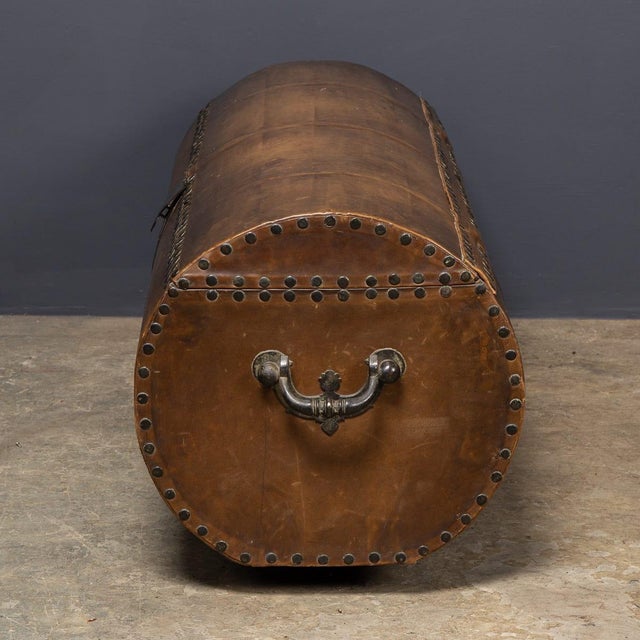 Antique 18th Century Cylindrical Coach Trunk, 1700s For Sale - Image 4 of 18
