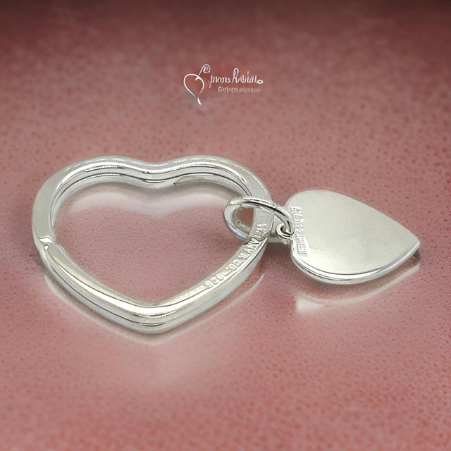 1990s Tiffany & Co Estate Heart Keychain Sterling Silver For Sale In New York - Image 6 of 10