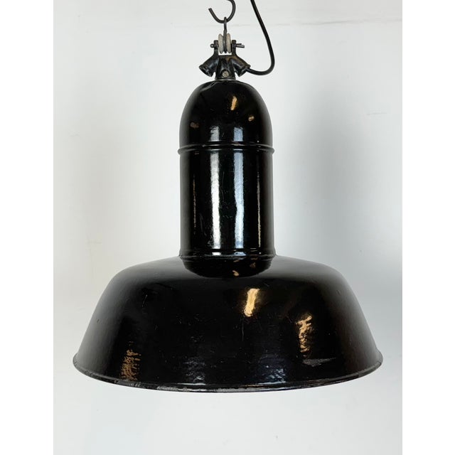 Industrial Black Enamel Factory Lamp with Cast Iron Top, 1930s For Sale - Image 10 of 18