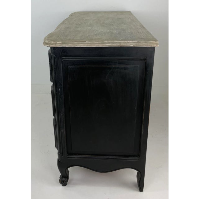 French Late 19th Century Black Louis XV Style Chest of Drawers For Sale - Image 3 of 10