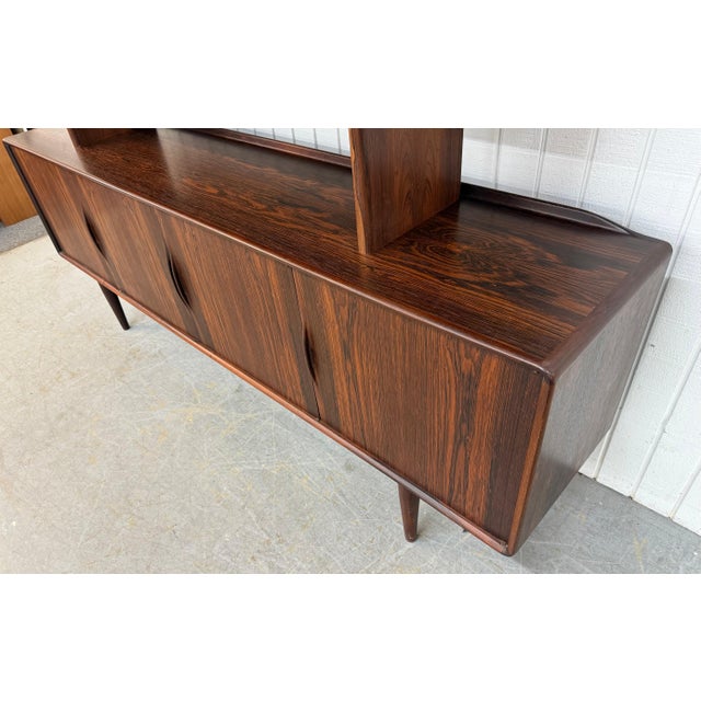 1960s Mid-Century Danish Modern Rosewood Sideboard W/Hutch Top For Sale - Image 5 of 14