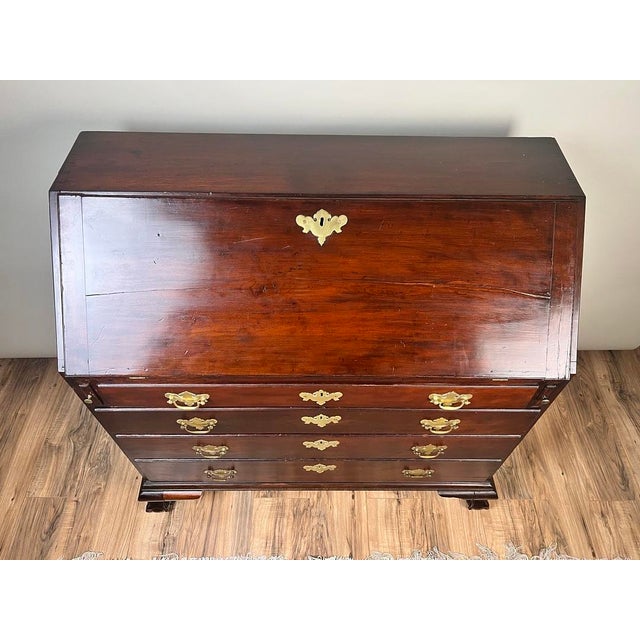 18th Century New England Chippendale Cherry Slant Front Desk, Circa 1770–1790 For Sale In Boston - Image 6 of 9
