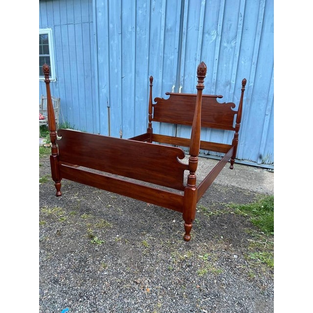 Henkel Harris Traditional Solid Cherry Pineapple Four Poster Queen Bed Frame. HENKEL HARRIS Queen Size Pineapple Post Bed...