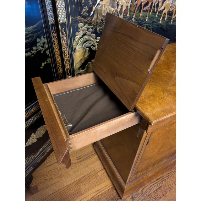 Henredon Charles Sideboard Server For Sale - Image 9 of 10