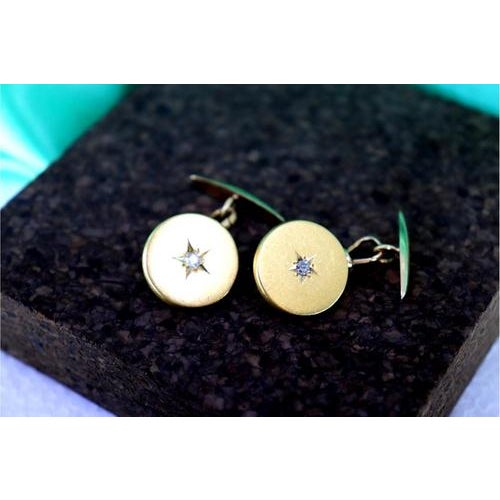 Gold Cufflinks in Button Shape with Star-Shaped Cutouts, Set of 2 For Sale - Image 4 of 8