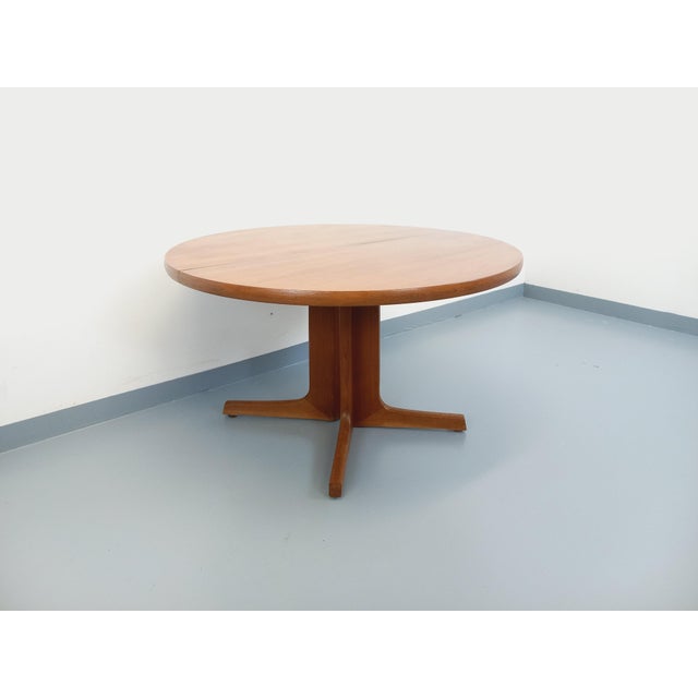Wood Vintage Scandinavian Round Teak Dining Table, 1960s For Sale - Image 7 of 18