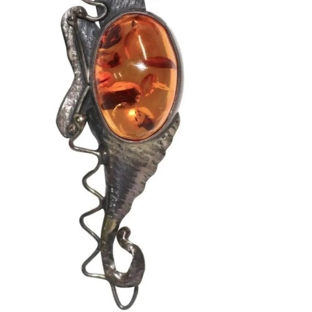 Hector Aguilar Mid 20th Century Modernist Sterling Amber Cabochon Sea Horse Brooch in the Style of Hector Aguilar For Sale - Image 4 of 4