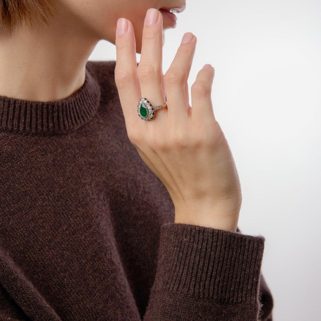 2010s Art Deco Inspired 1.56 Carat Pear Shape Emerald Diamond Platinum Onyx Ring, Size 6.75 For Sale - Image 5 of 6