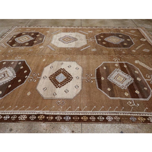 Galerie Shabab Collection Mid-20th Century Turkish Anatolian Room Size Carpet For Sale In New York - Image 6 of 10