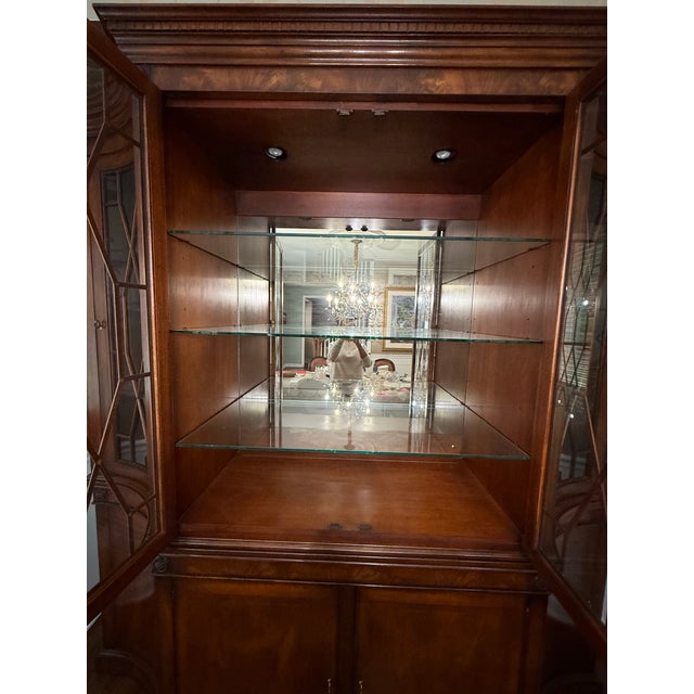Traditional Henredon Mahogany Inlaid Flame Regency Breakfront China Display Cabinet For Sale - Image 3 of 12