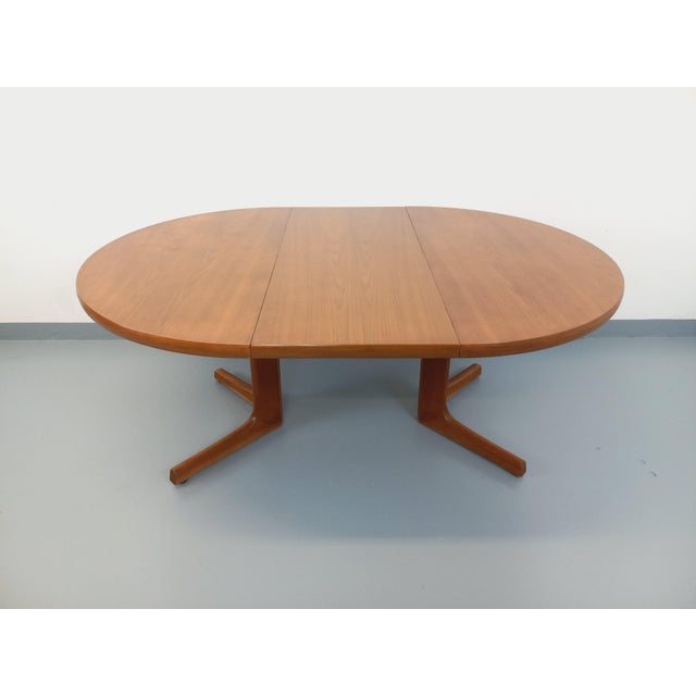 Vintage Scandinavian Round Teak Dining Table, 1960s For Sale - Image 3 of 18