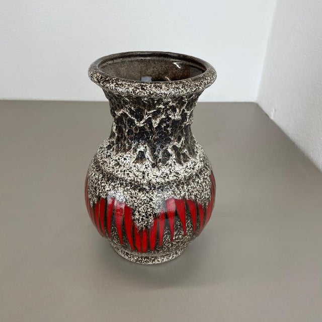 Large Lora Zig Zag Fat Lava Pottery Vase attributed to Scheurich, Germany, 1970s For Sale - Image 3 of 18