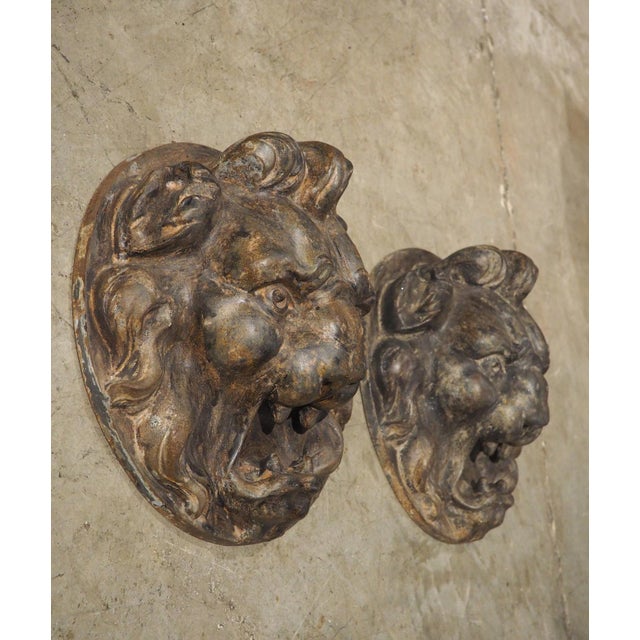 Pair of Heavy French Cast Iron Lion Building Ornaments, Circa 1900 For Sale - Image 10 of 18