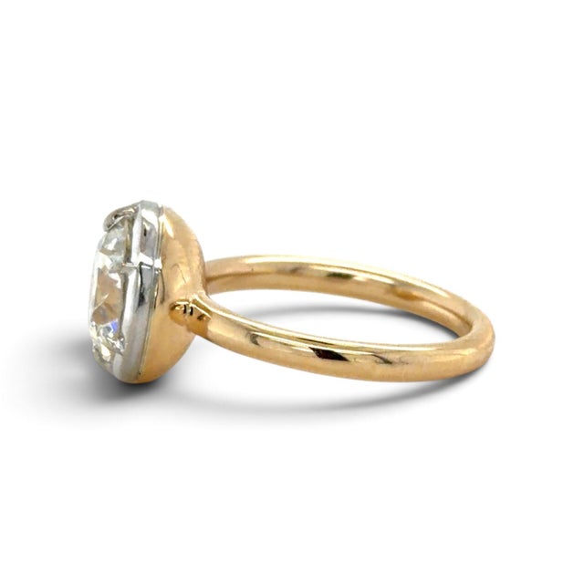 Gia Certified 3.03 Carat Round Brilliant Cut Diamond Engagement Ring, Size 6.5 For Sale In Chicago - Image 6 of 8