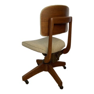Midcentury Modern Teak Rolling Swivel Chair by Gunlocke For Sale