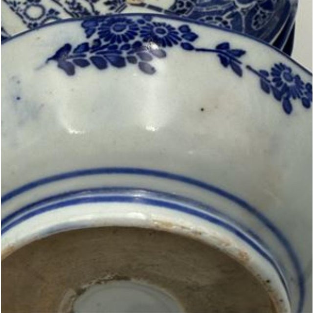 Japanese Set of Four Late 19th-Century Japanese Imari Porcelain Bowls — Rare Blue & White Floral Design For Sale - Image 3 of 6