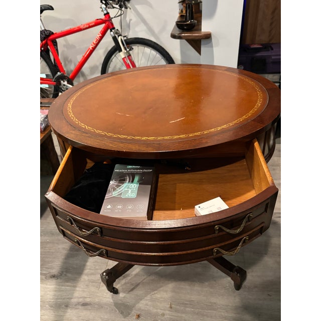1930s George III or Georgian Style Mahogany Drum Table With a Vintage Federal Style Flame Mahogany 4-Drawer Drum Side Table on Casters For Sale - Image 5 of 10