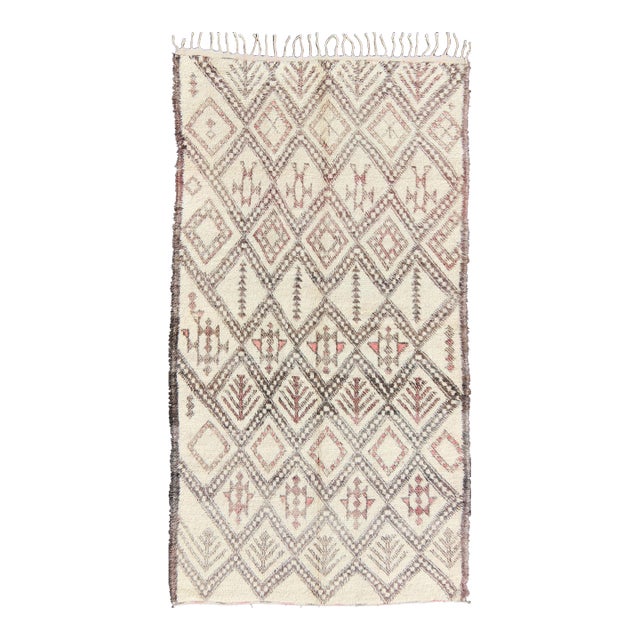 Large Moroccan Beni Ouarain Rug With Diamond Design in Light Ivory, Gray & Pink 6'3"x11'8" For Sale