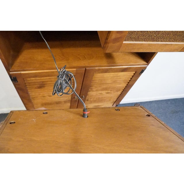 Ethan Allen Rare Heirloom Nutmeg Maple CRP Custom Room Plan 30" Shutter Door Radio Cabinet W. HiFi Turntable 10-4510p / 10-4039 For Sale - Image 9 of 18