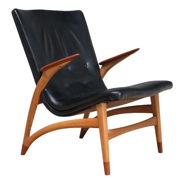 Lounge Chair in Black Leather, Oak & Teak by Arne Hovmand Olsen for J.L. Møllers, Denmark, 1952 For Sale