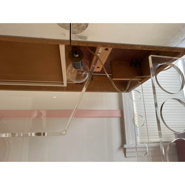 1970s 1970s Lucite & Gold Mirror Illuminated Standing Bar For Sale - Image 5 of 13