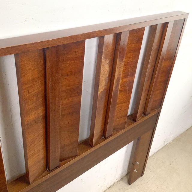 Vintage Mid-Century Modern Walnut Queen Headboard With Architectural Slat Design For Sale In Philadelphia - Image 6 of 15