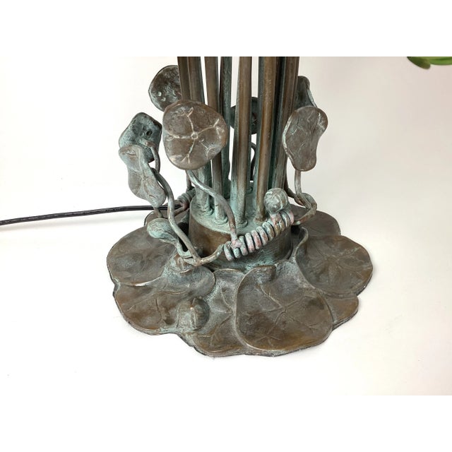 Art Nouveau Vintage Tiffany Style Bronze Lily Flowers 18 Shade Georges Table Lamp For Sale - Image 3 of 7