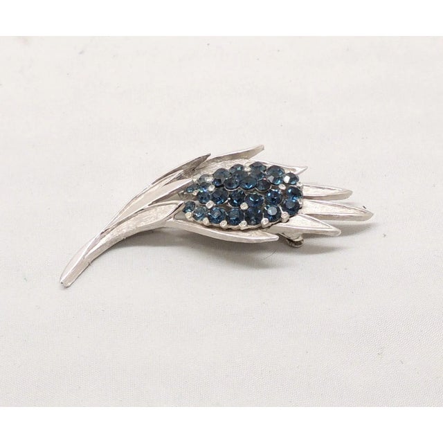 Mid-Century Modern Vintage 1960s Signed Crown Trifari Rhodium Plated Faux-Sapphire Brooch For Sale - Image 3 of 6
