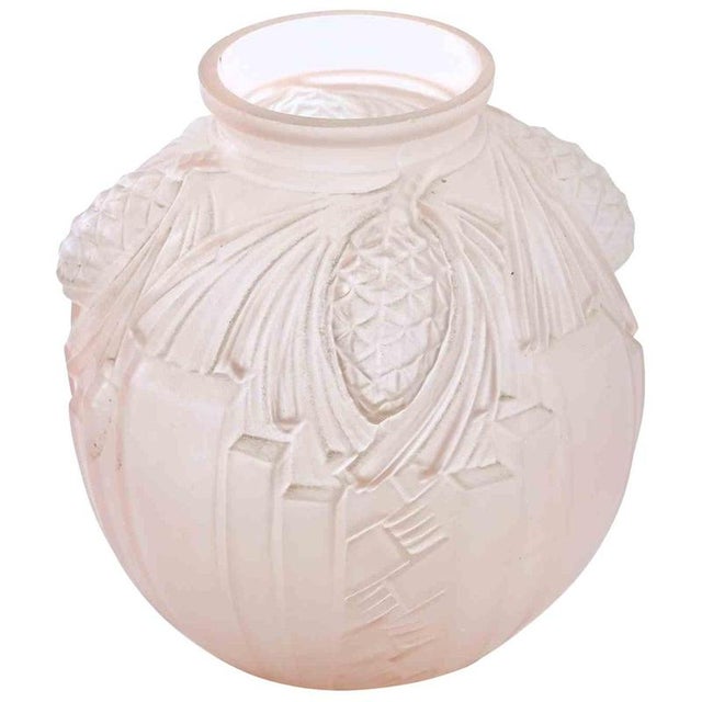 1930s Art Deco Glass Globe Vase in Pink Art Glass by De Cagny, France, 1930s For Sale - Image 5 of 5