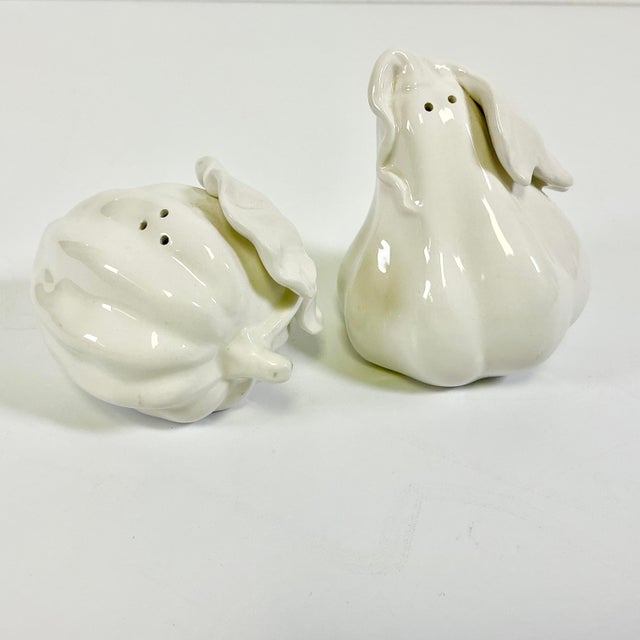 Late 1900s Vintage Hollywood Regency Boho Chic Fitz & Floyd Fig/Gourd Salt & Pepper Shakers - A Pair For Sale - Image 11 of 17