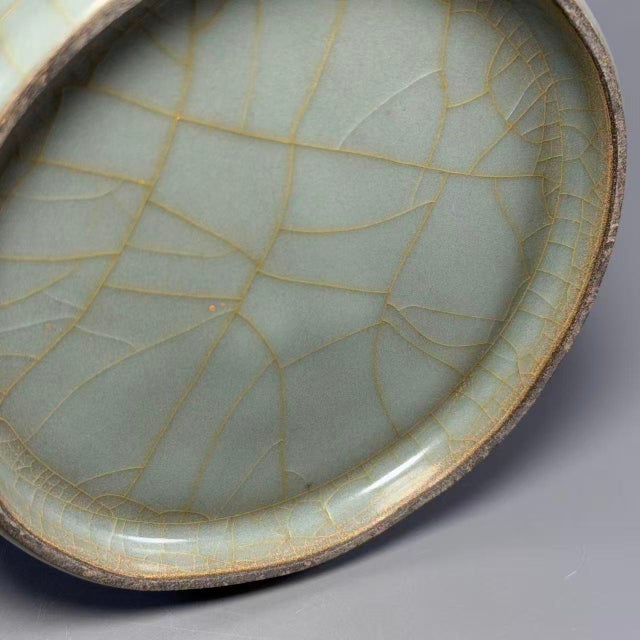 Chinese Celadon Crackle Glaze Vase, Collectible Decorative Mallet‑Shape Vessel For Sale - Image 10 of 10
