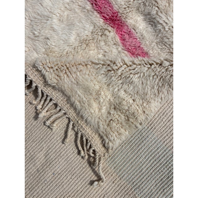 Contemporary Moroccan Mrirt Rug in Natural Wool For Sale - Image 10 of 11