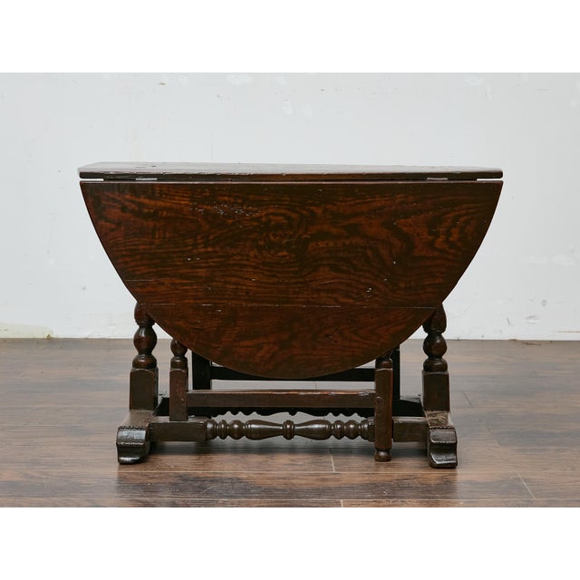 19th Century Oval Oak Gateleg Table with Turned Legs, England, 19th Century For Sale - Image 5 of 12