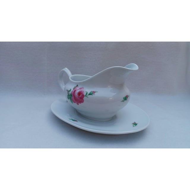 Mid-Century Modern Vintage Porcelain Gravy Sauce Boat in Pink Rose Pattern from Meissen, 1970 For Sale - Image 3 of 11