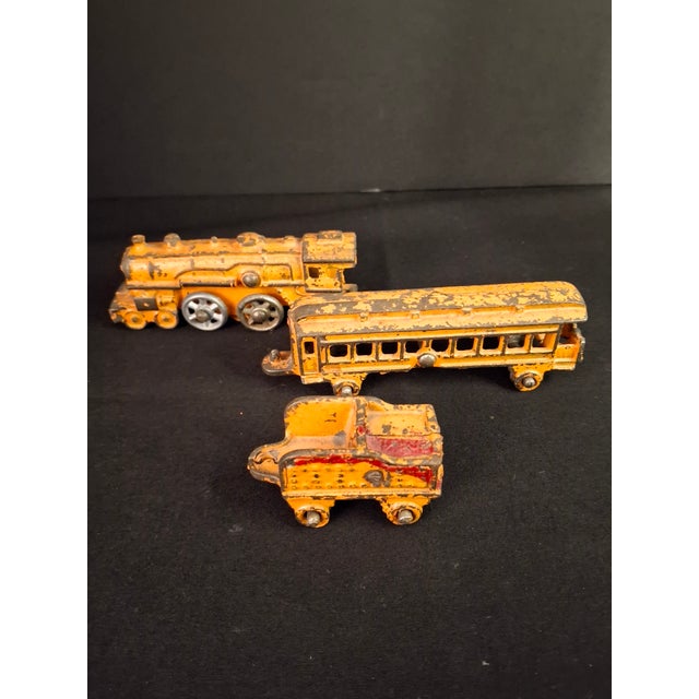 American Antique Kilgore Cast Iron Train Set Orange Locomotive Coal Tender Passenger Car For Sale - Image 3 of 18