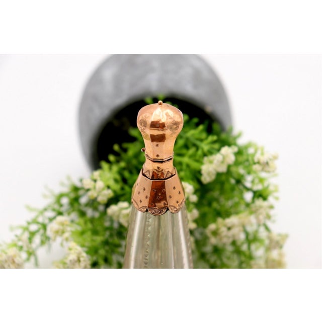 Perfume Bottle, Made of Glass and 15k Gold, in Worn conditions. Designed 1890 to 1919