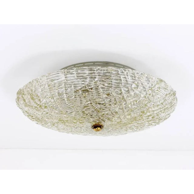 1960s Mid-Century Modern Flush Mount in Textured Glass by J. T. Kalmar for Kalmar, Austria, 1960s For Sale - Image 5 of 10