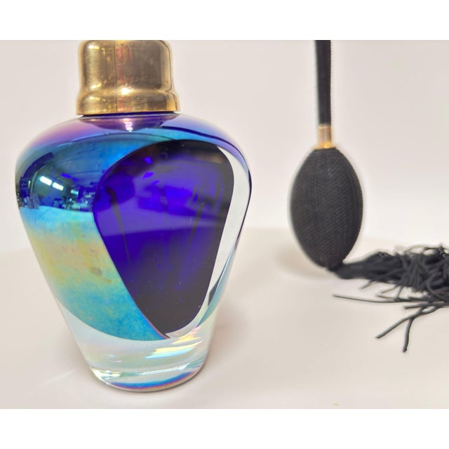 Iridescent Cobalt and Amethyst Art Glass Perfume Atomizer Faceted Crystal 1980 For Sale - Image 9 of 18