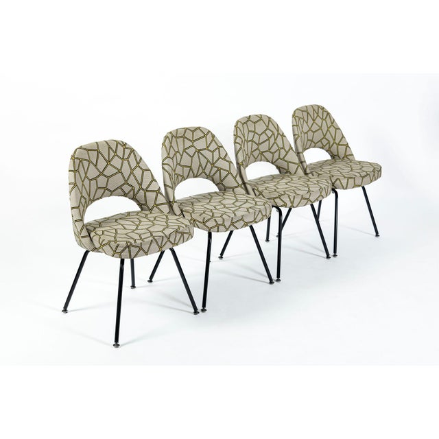 Set of 4 Eero Saarinen Executive Side Chairs for Knoll Mid Century Modern Black Metal For Sale In Detroit - Image 6 of 12