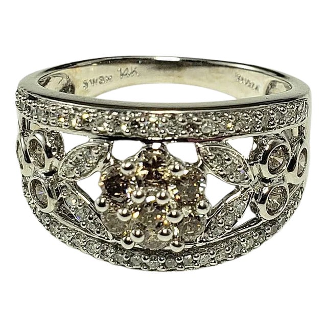 Late 20th Century 14 Karat White Gold Diamond Floral Band Ring Size 9 For Sale