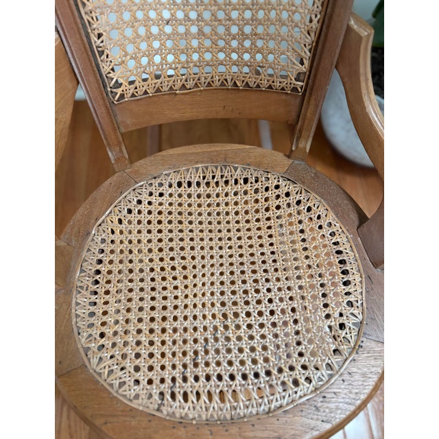 Early 20th Century Early 1900s Colonial Revival Cane Rocking Chair With Burlwood Crest Inlay | Traditional Americana Rocker For Sale - Image 5 of 9