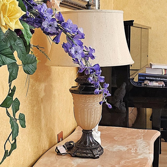 Vintage Neoclassical Urn Table Lamp With Frosted Glass & Dual Night Light For Sale - Image 11 of 18