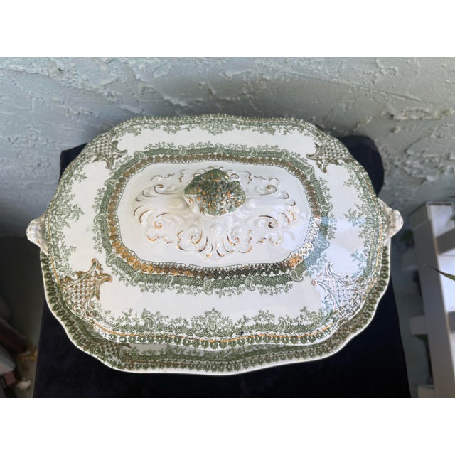 1910s Antique Haviland Limoges Covered Serving Dish With Underplate – Green & Gilt Transferware For Sale - Image 5 of 10