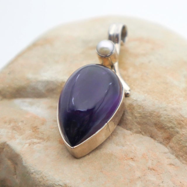 Modern Vintage Amethyst With Pearl Sterling Silver Pendant For Sale - Image 3 of 13